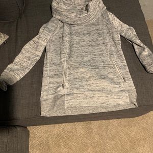 Zella pullover